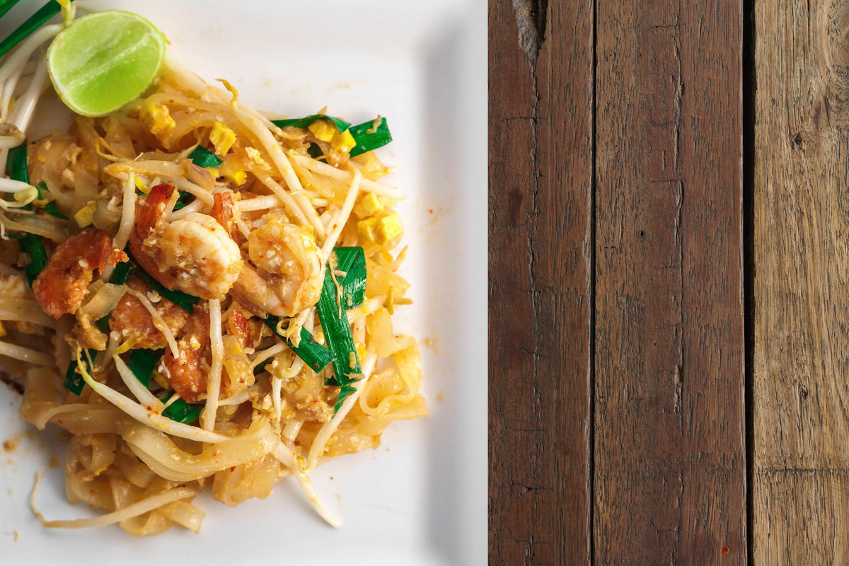 Fresh Pad Thai Noodle (Bánh Phở Tươi Sợi Lớn) Quoc Viet Foods